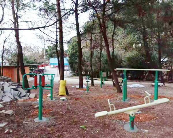 桂林興安印象老山界村新國(guó)標(biāo)健身器材安裝